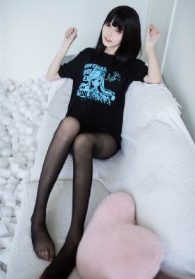多人舌头伺候她h